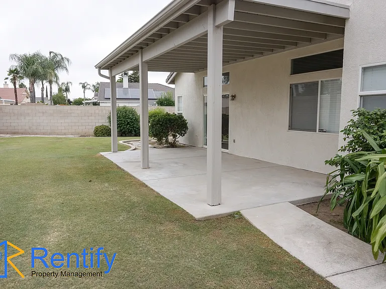 404 Windsor Park Dr — Photo 43