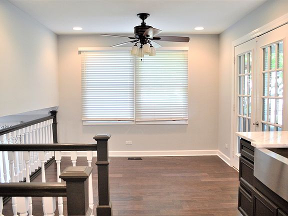 5th image of 395 Stratford Ct