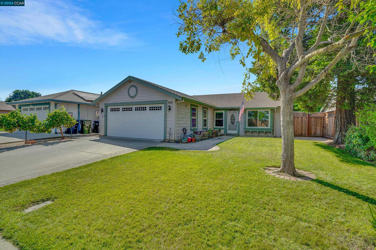3905 Silver Oaks Way photo 1