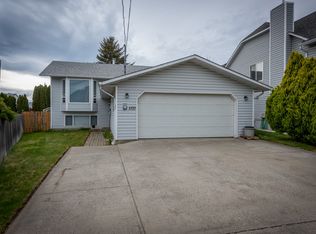 1172 Kamwood Pl, Kamloops, BC V2B 8J9
