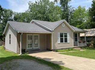 304 Pritchard St, Berryville, AR 72616