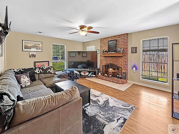 2nd image of 3813 Wren Rowe Dr