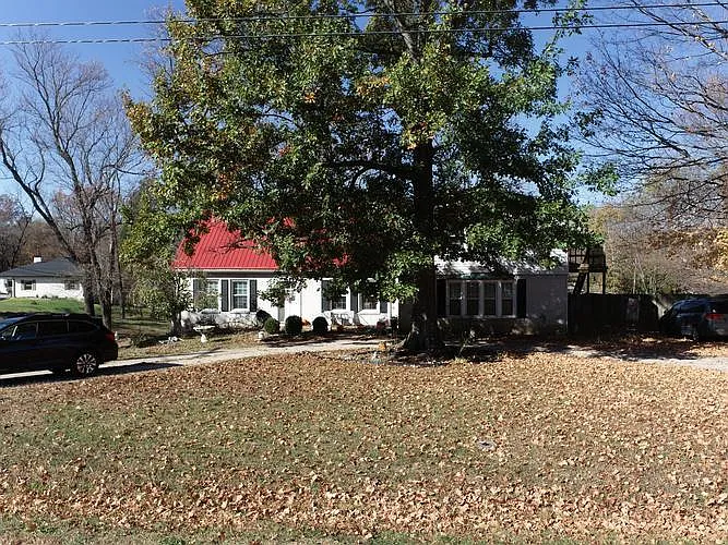 10126 Darmstadt Rd photo 1