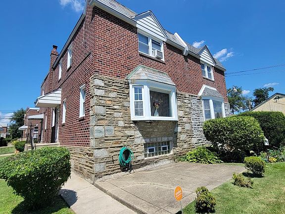 3rd image of 1023 E Durham St