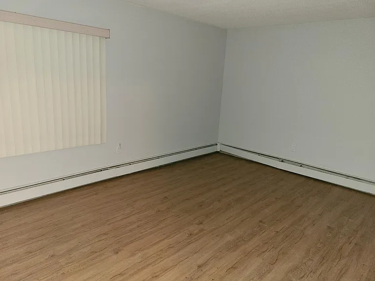 426 Pleasant St #1 — Photo 9