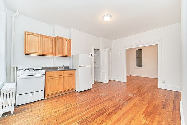 1st image of 430 E 66th St APT 5