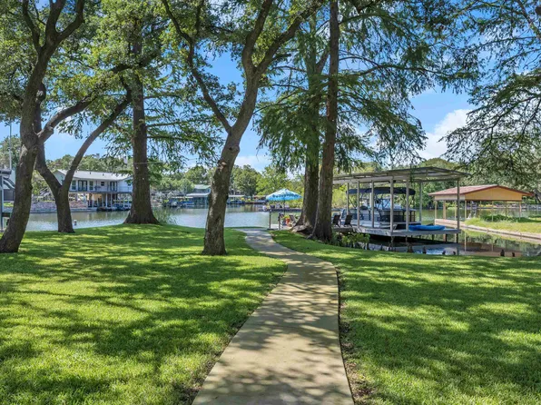 309 Watkins Point, Kingsland, TX 78639