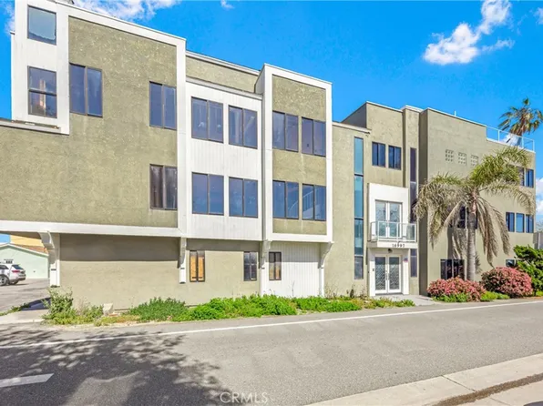 16995 8th St, Sunset Beach, CA 90742