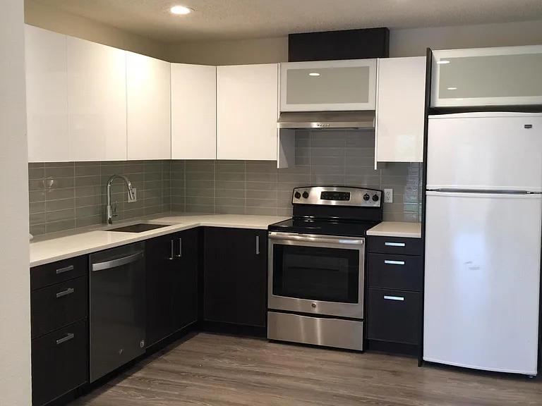3250 Madison Ave — Photo 1