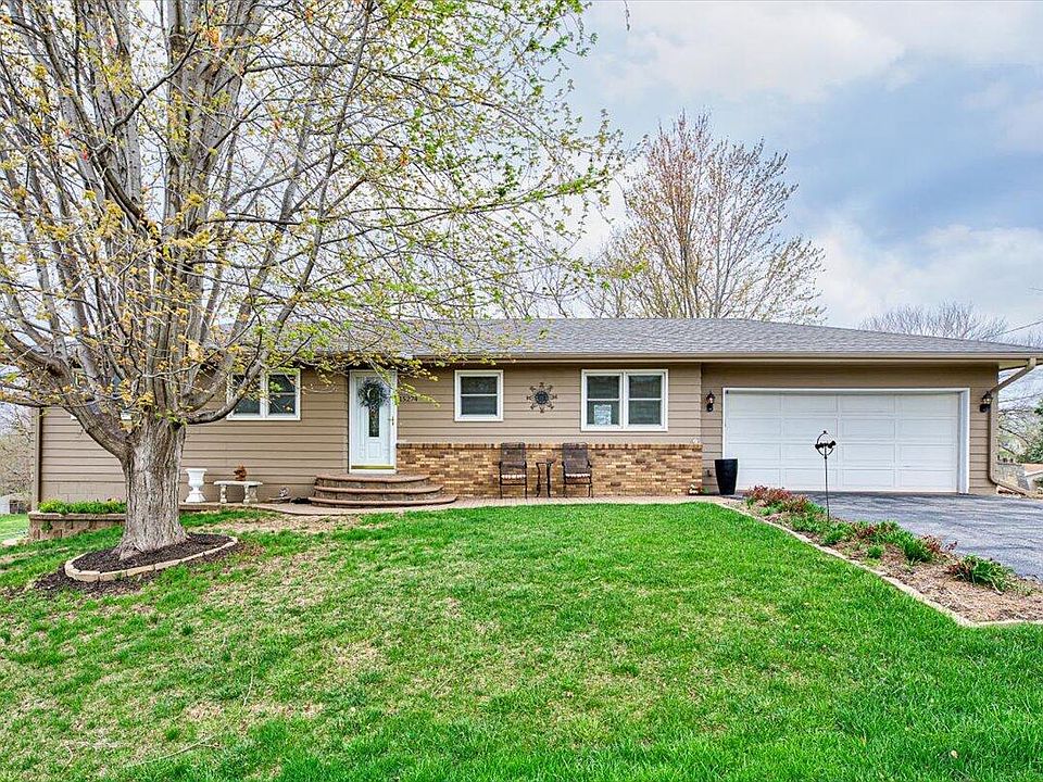 1st image of 15274 Pinehurst Dr
