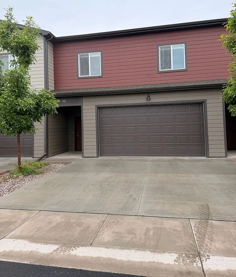 205 Woodenshoe — Photo 1