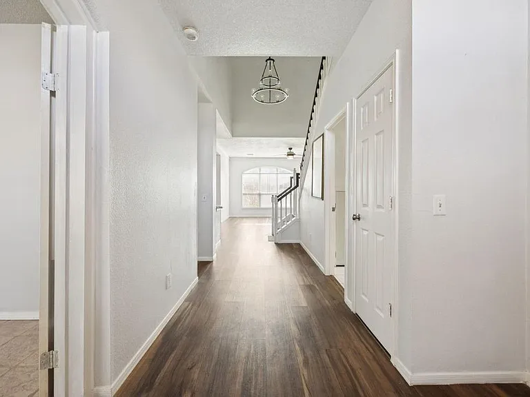12310 Robin Meadow Cir — Photo 3