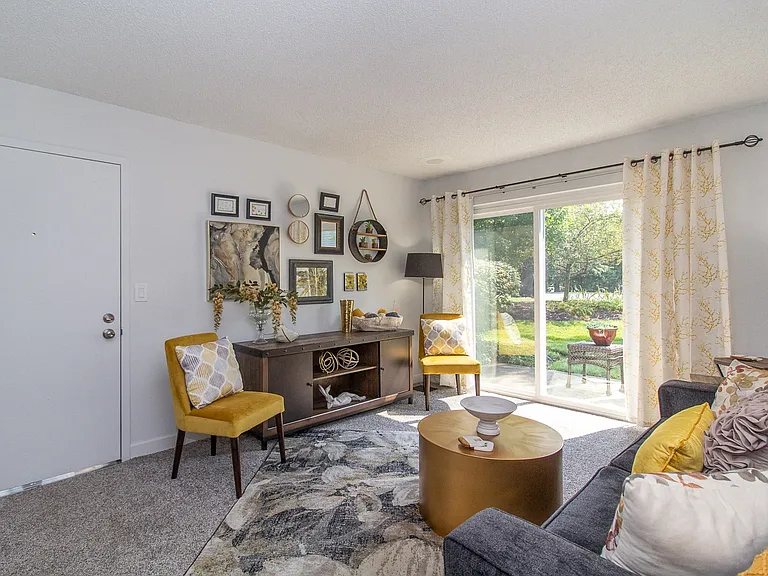 Timber Glen Apartments — Photo 34