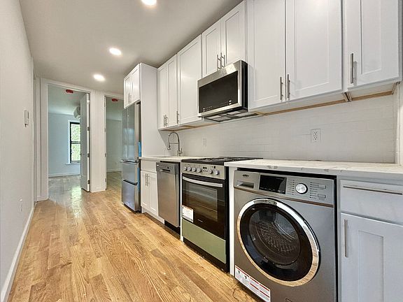 2nd image of 827 Putman Ave #4