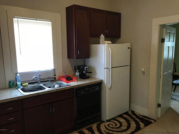 5th image of 2638 Green St