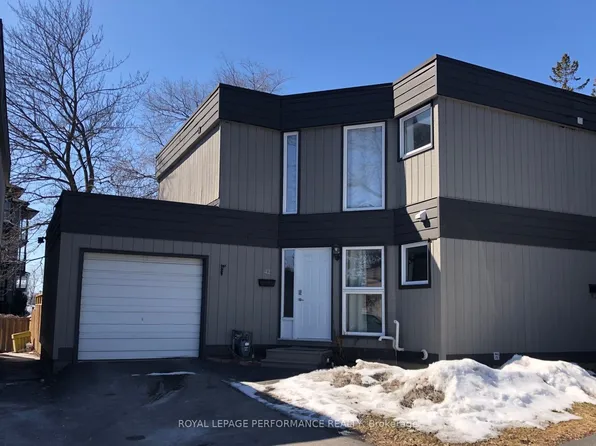 42 Compata Way, Ottawa, ON K1B 4W9