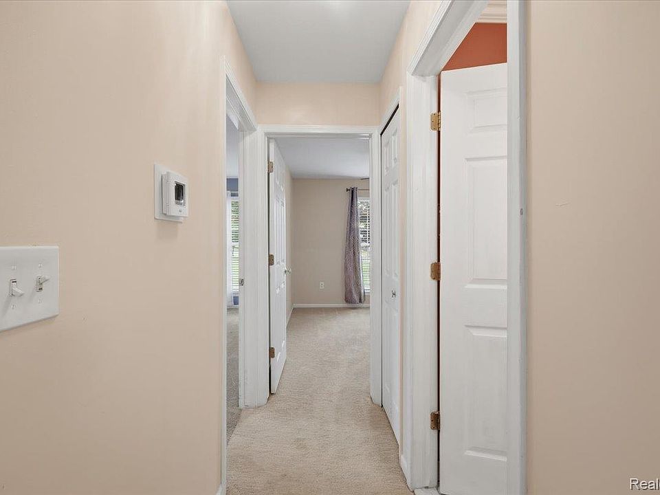 48461 Newcastle Ct, photo 13