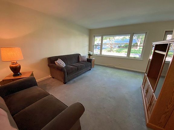 2nd image of 337 N Lombard Ave