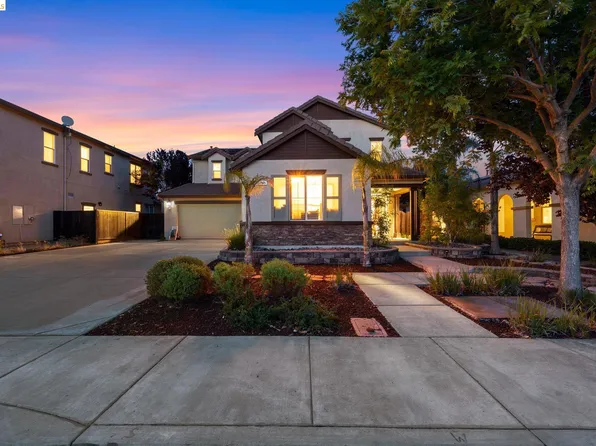 738 Solitude Dr, Oakley, CA 94561