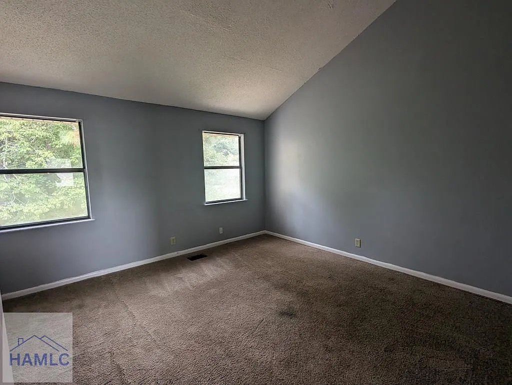 2 bed, 1.5 bath, 1068 sqft, $1,150 — Photo 4