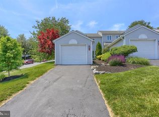 1711 Creek Vista Dr, New Cumberland, PA 17070