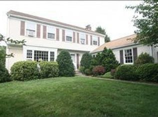 2 Hook Dr, Milford, NJ 08848