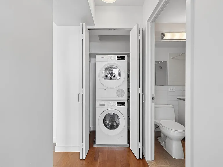 420 W 42nd St #27D — Photo 10