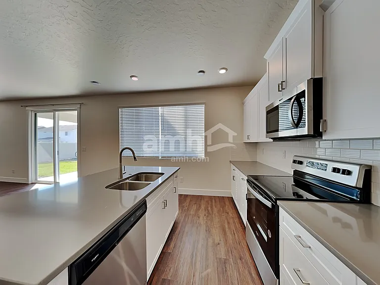 9415 Wabash St — Photo 4