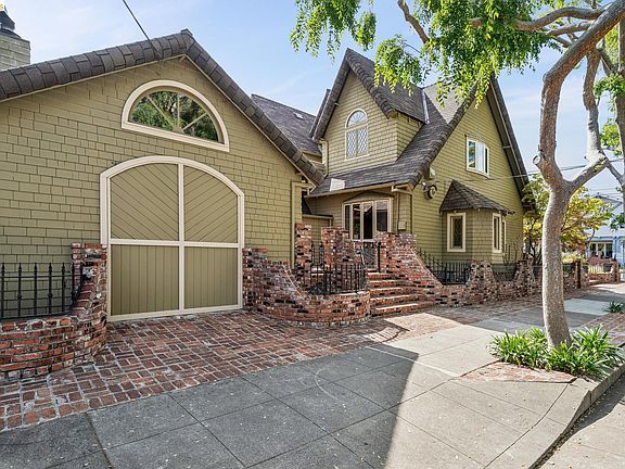 5th image of 824 Paru St