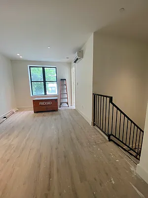 Rented by Nooklyn NYC LLC | media 31