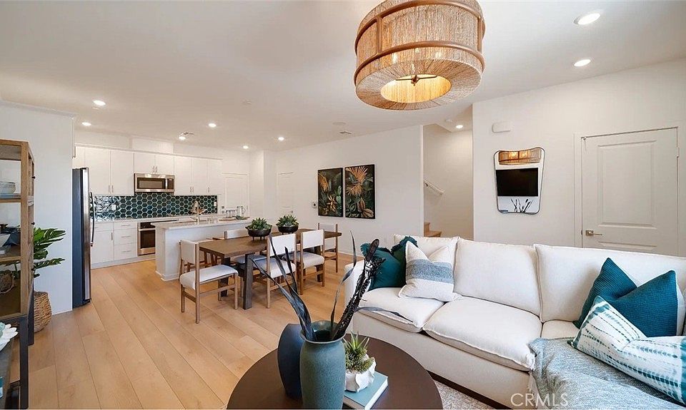 1st image of 3192 Homestead Paseo