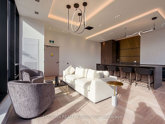 3rd image of 1035 Southdown Rd #106