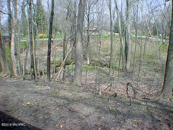 3rd image of 142 Timberwood Ln
