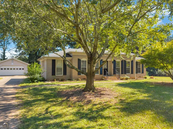 123 Gilmer St, Lavonia, GA 30553