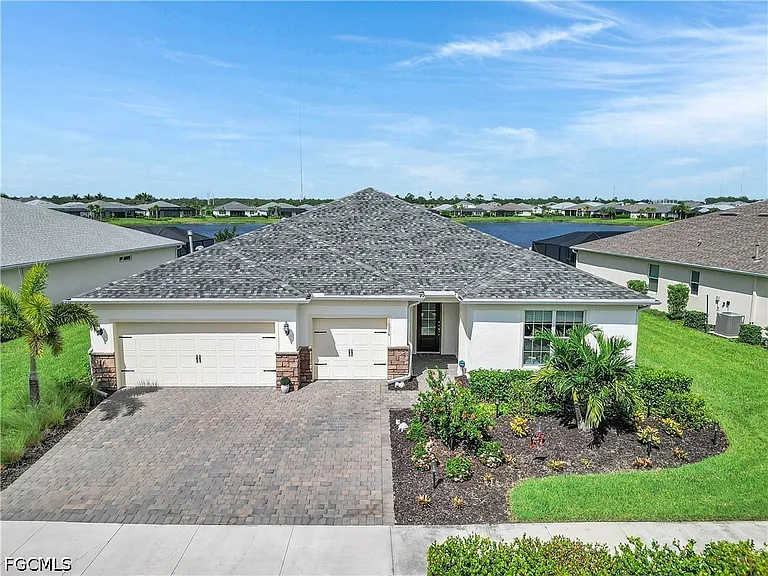 16056 Shoreline Dr — Photo 1