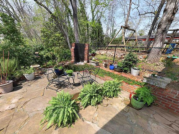 5th image of 1504 Rainbow Cir