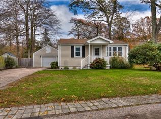 15 Buttonbush Trl, Saunderstown, RI 02874