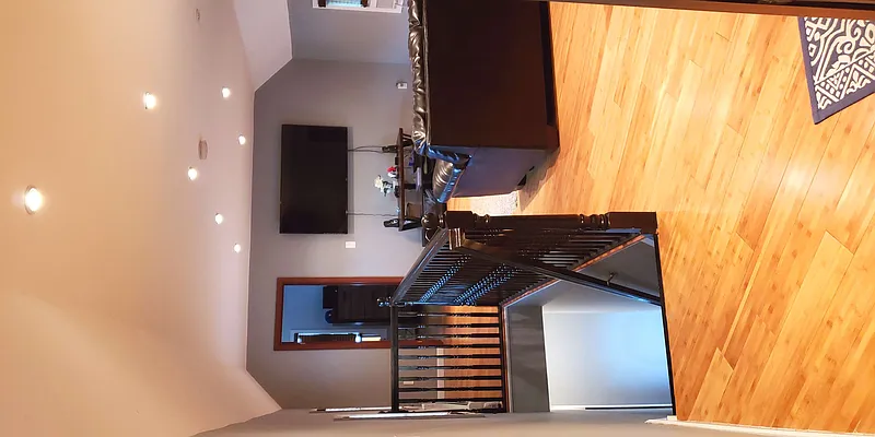 Rented by Compass | media 24