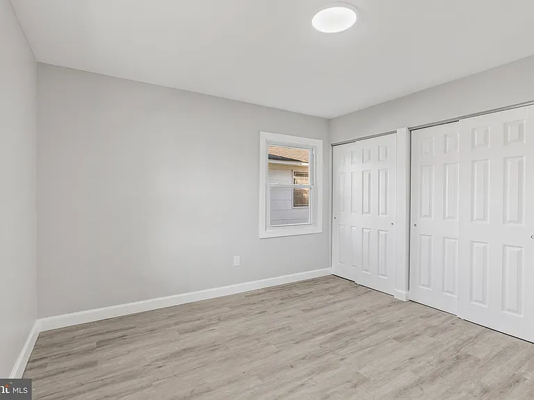 12 Holbrook Ln — Photo 18