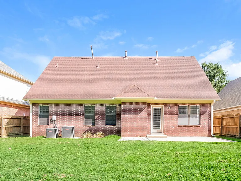 7896 Jills Creek Dr — Photo 16