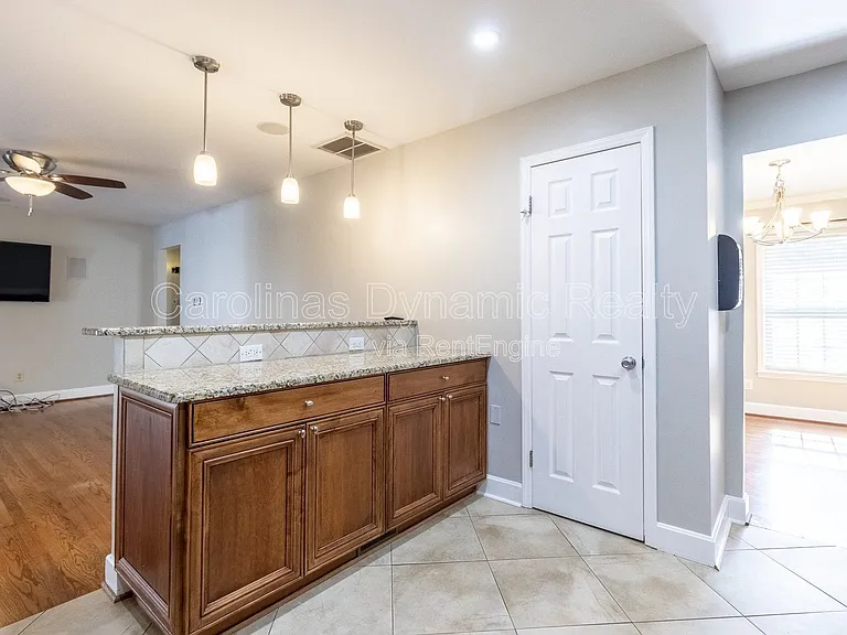 6618 Castlegate Dr — Photo 16