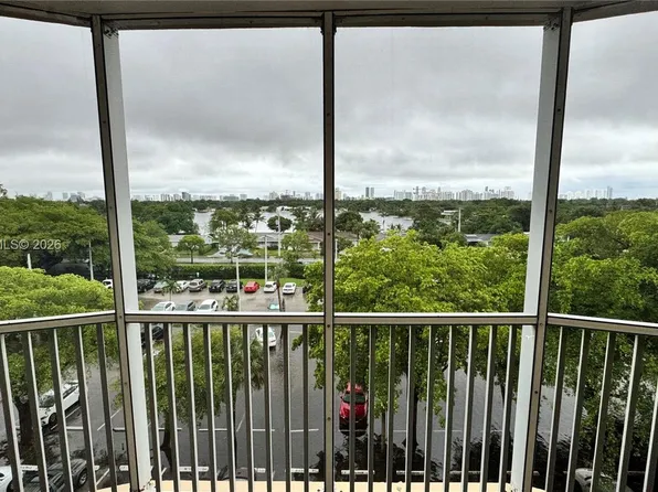 1780 NE 191st St APT 609, Miami, FL 33179