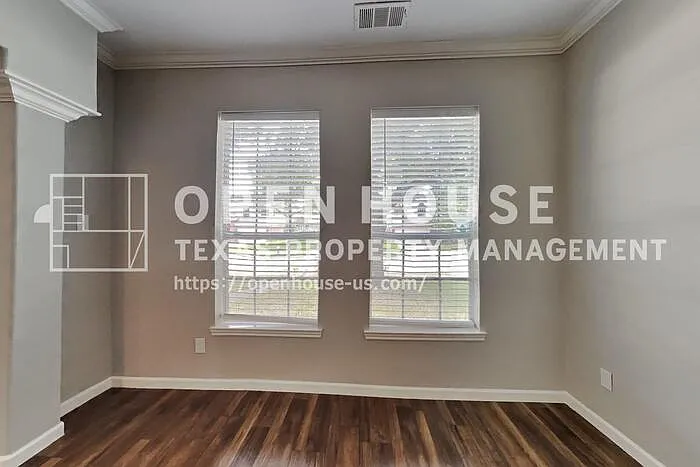 10051 Rio Bravo Rd — Photo 3