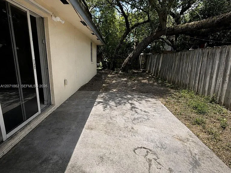 2653 SW 51st St #1 — Photo 13