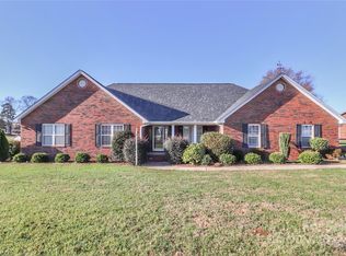 523 Fort Dobbs Rd, Statesville, NC 28625