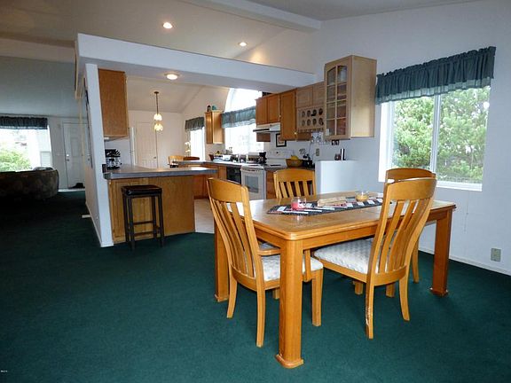 3rd image of 4670 Sussex Ct