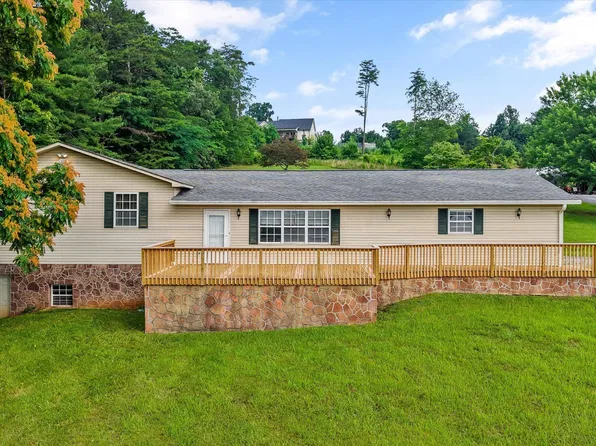 632 Mountain View Dr, Seymour, TN 37865