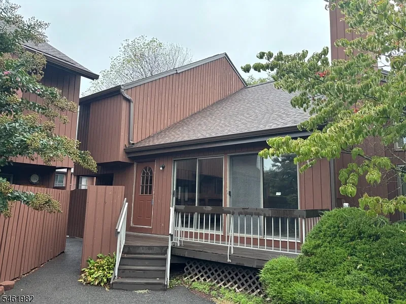 2 bed, 2.5 bath, 1370 sqft, $2,600 — Photo 3