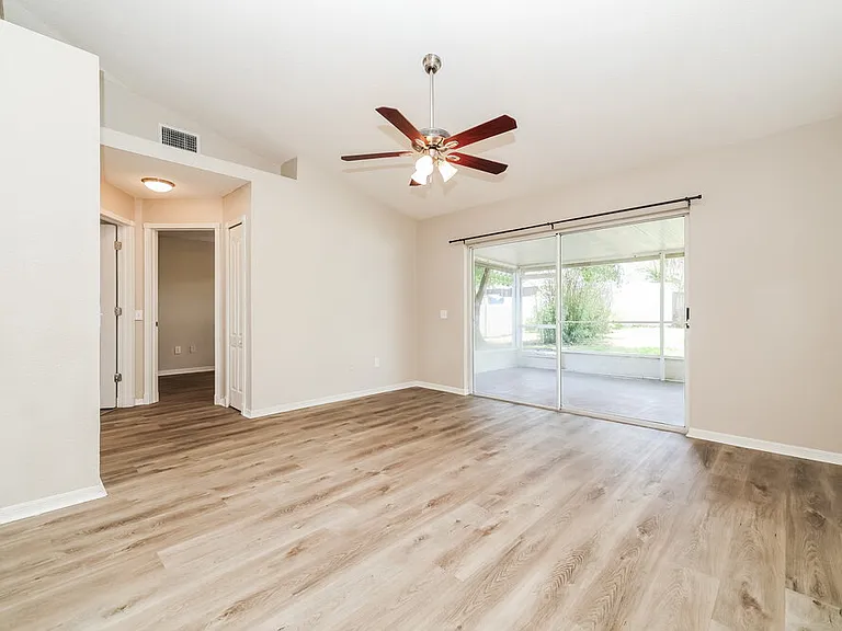 416 Sangria Dr — Photo 6
