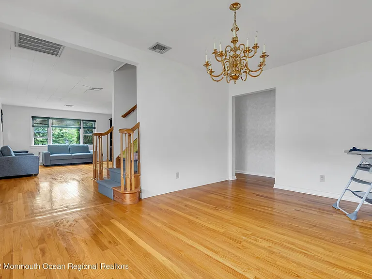 11 Elm Ave — Photo 8